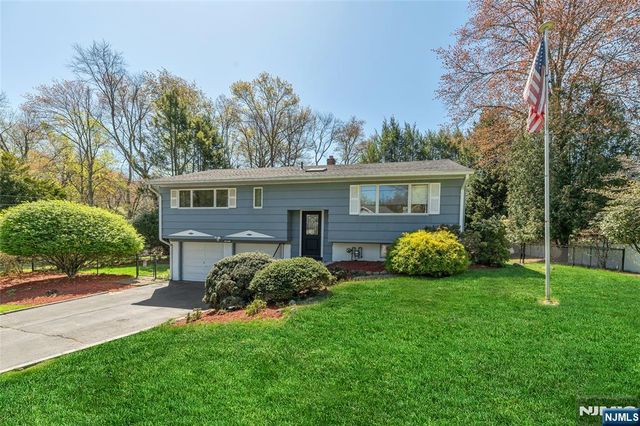 595 Echo Glen Avenue, River Vale, NJ 07675