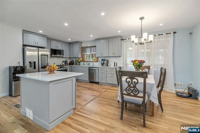 595 Echo Glen Avenue, River Vale, NJ 07675