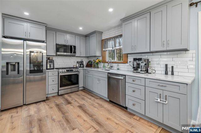 595 Echo Glen Avenue, River Vale, NJ 07675