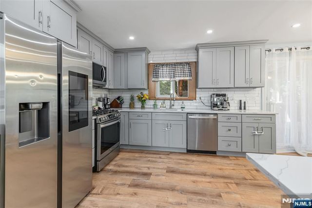 595 Echo Glen Avenue, River Vale, NJ 07675