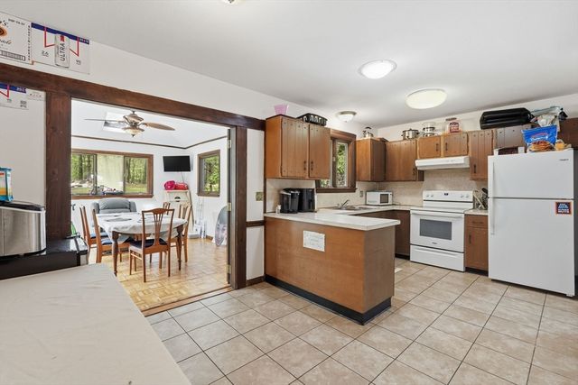 390 State St, Amherst, MA 01002