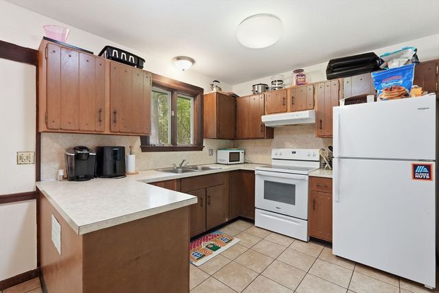 390 State St, Amherst, MA 01002