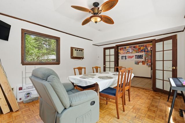 390 State St, Amherst, MA 01002