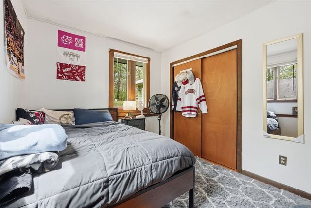 390 State St, Amherst, MA 01002