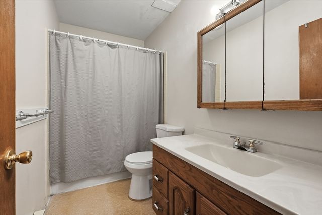 390 State St, Amherst, MA 01002