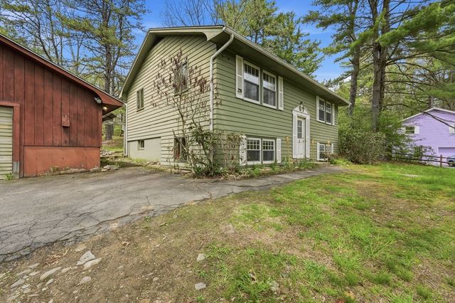 390 State St, Amherst, MA 01002