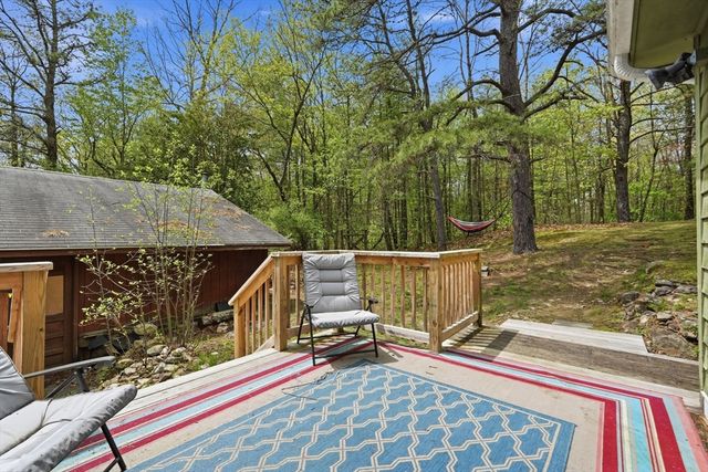 390 State St, Amherst, MA 01002