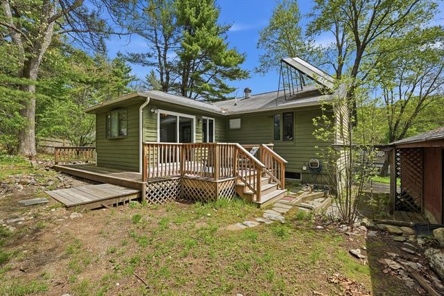 390 State St, Amherst, MA 01002