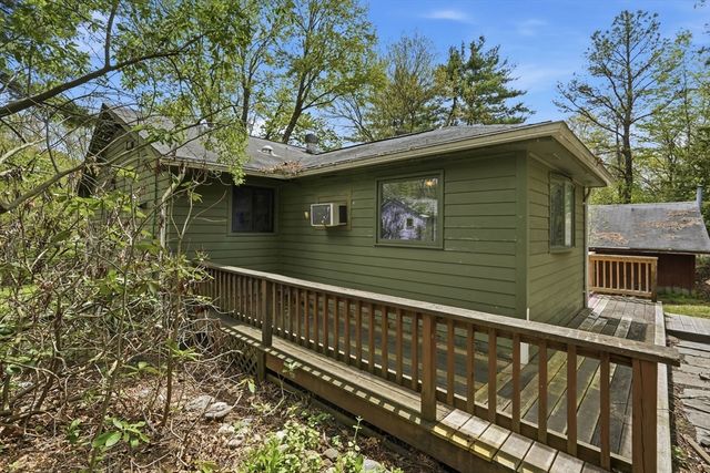 390 State St, Amherst, MA 01002