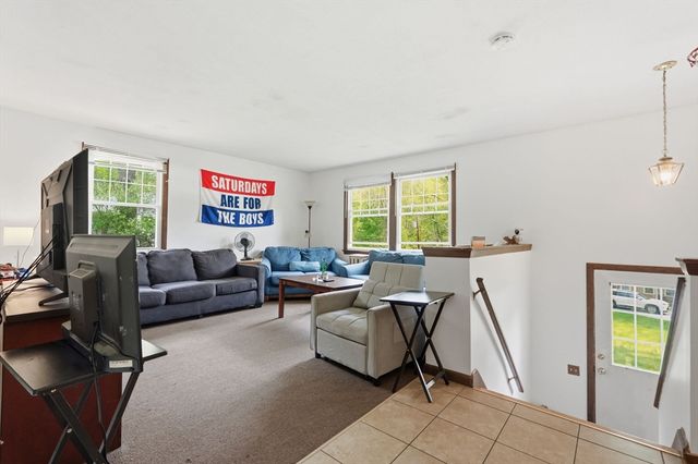 390 State St, Amherst, MA 01002