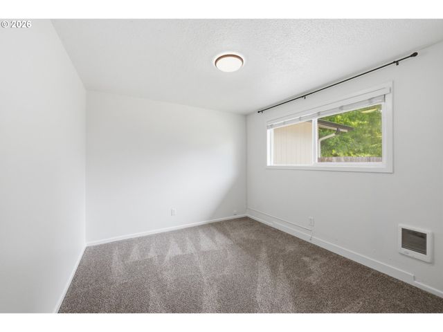 196 MANBRIN Dr N, Keizer, OR 97303