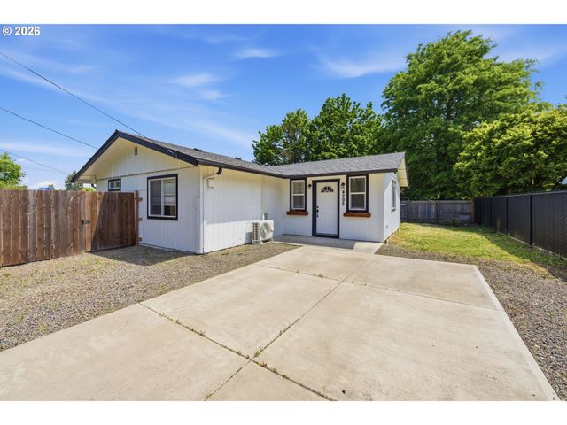 196 MANBRIN Dr N, Keizer, OR 97303
