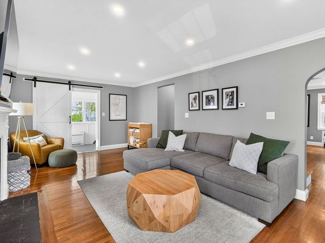 37 Rangeley St, Boston, MA 02124