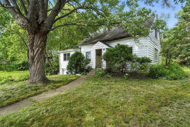 6398 Osman Avenue N, Oak Park Heights, MN 55082