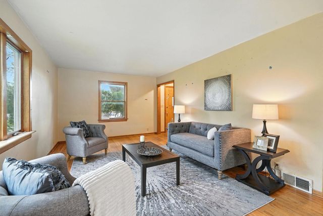 6398 Osman Avenue N, Oak Park Heights, MN 55082