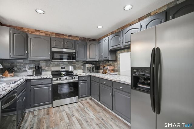 350 Bristol Street C12, Waterbury, CT 06708