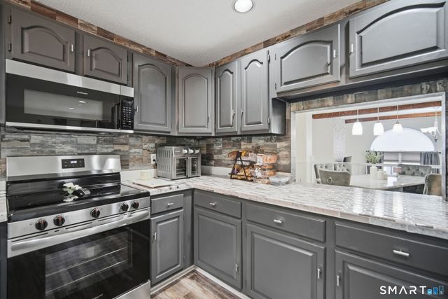 350 Bristol Street C12, Waterbury, CT 06708