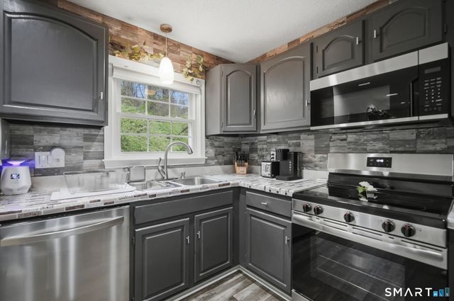 350 Bristol Street C12, Waterbury, CT 06708