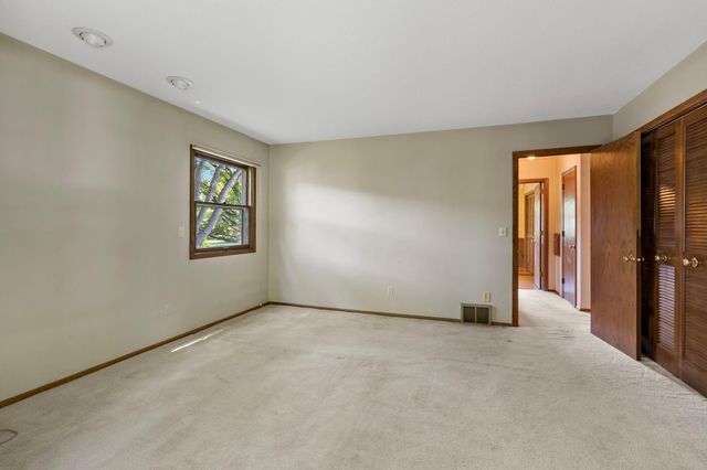 6112 Jeffrey Lane, Edina, MN 55436