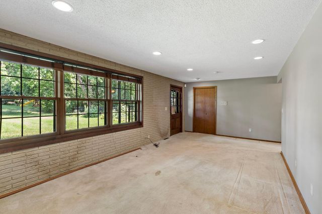 6112 Jeffrey Lane, Edina, MN 55436
