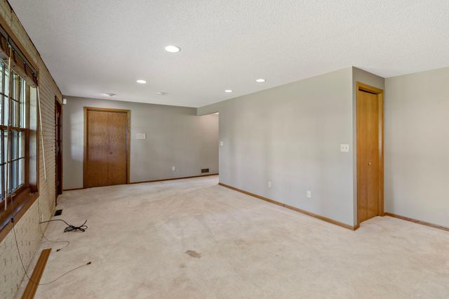 6112 Jeffrey Lane, Edina, MN 55436