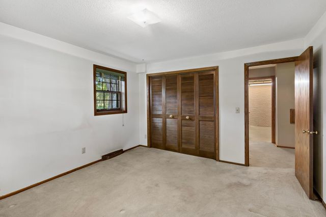 6112 Jeffrey Lane, Edina, MN 55436