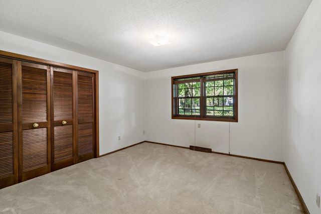 6112 Jeffrey Lane, Edina, MN 55436