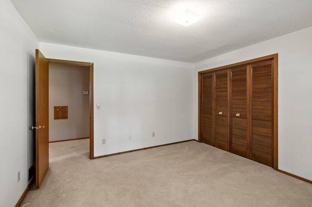 6112 Jeffrey Lane, Edina, MN 55436