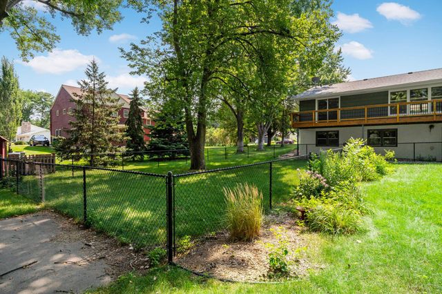 6112 Jeffrey Lane, Edina, MN 55436