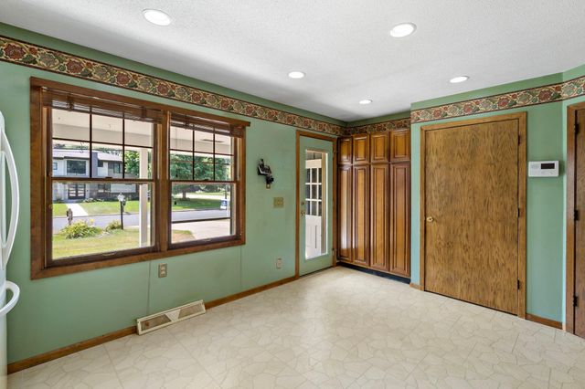 6112 Jeffrey Lane, Edina, MN 55436