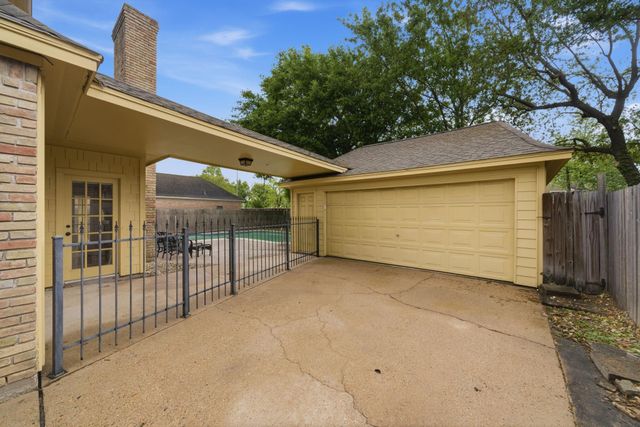 7222 Birchtree Forest Drive, Houston, TX 77088