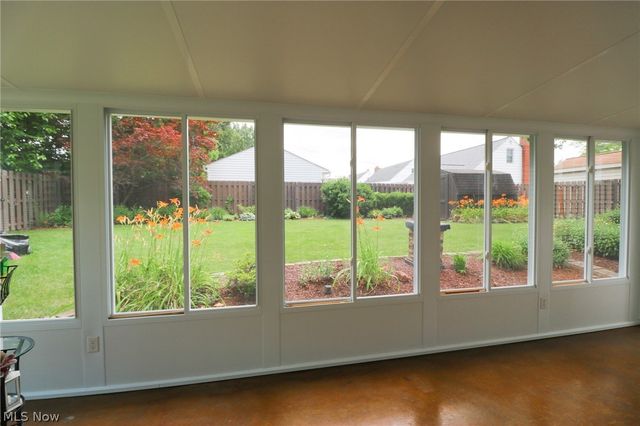 7329 Nethersole Drive, Middleburg Heights, OH 44130