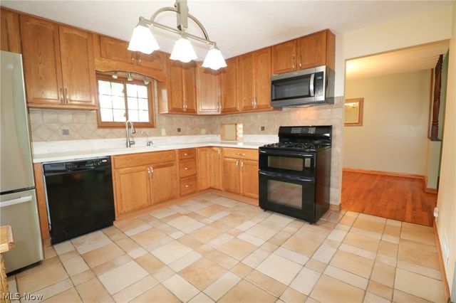 7329 Nethersole Drive, Middleburg Heights, OH 44130
