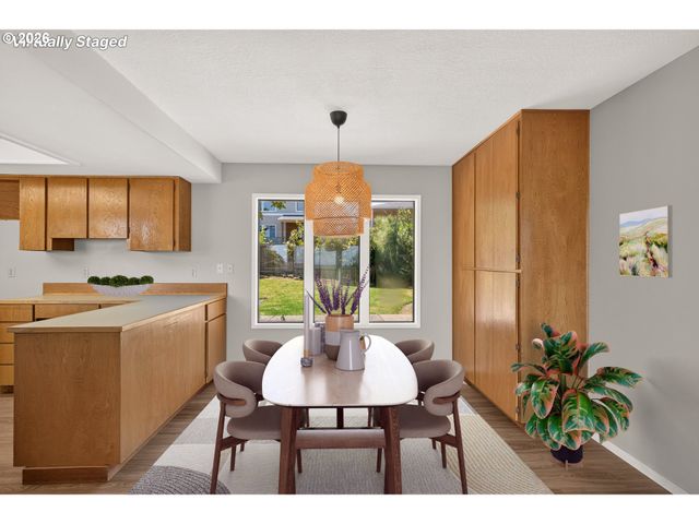 9945 Sw 170TH Ave, Beaverton, OR 97007