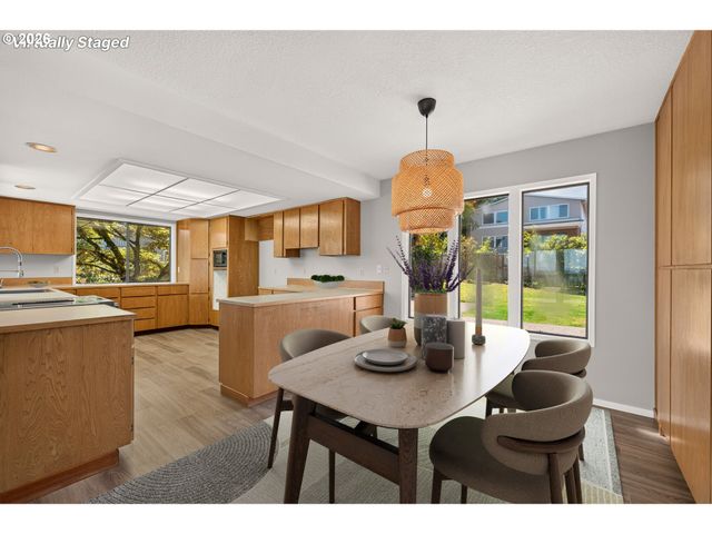 9945 Sw 170TH Ave, Beaverton, OR 97007