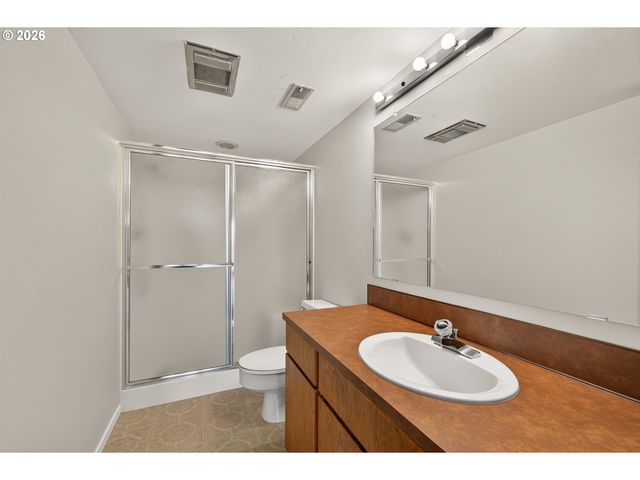 9945 Sw 170TH Ave, Beaverton, OR 97007