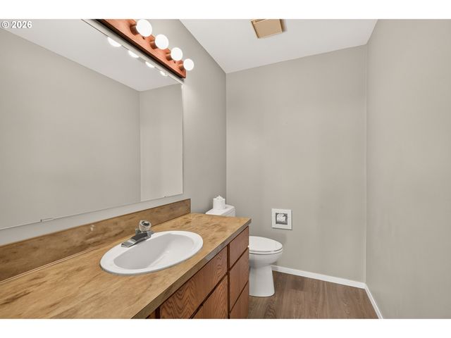 9945 Sw 170TH Ave, Beaverton, OR 97007