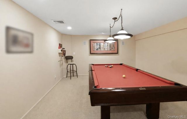 9 The Grasslands, Woodbury, NY 11797