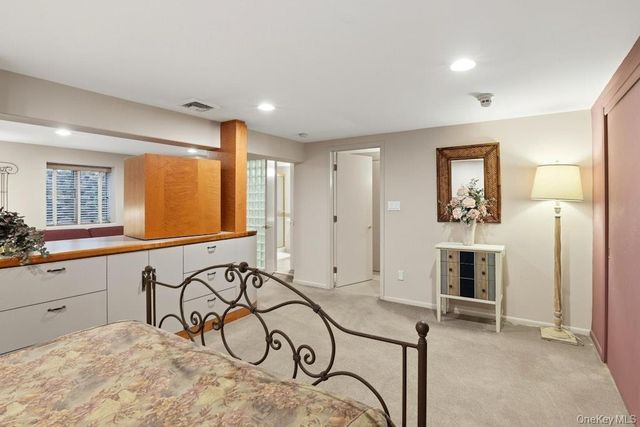 9 The Grasslands, Woodbury, NY 11797