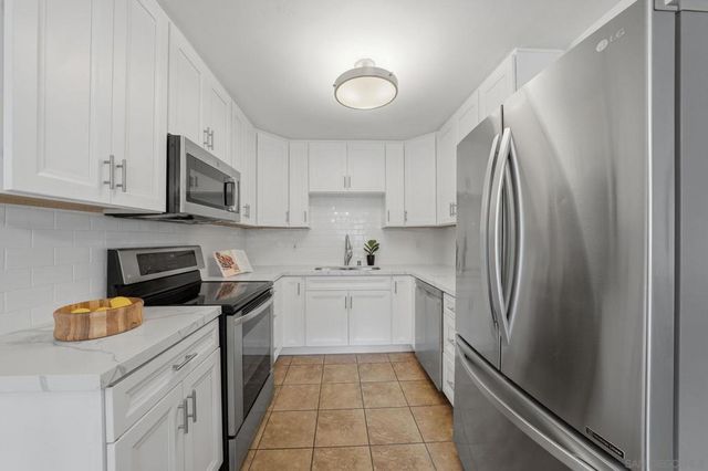 5725 Linda Vista Rd 14, San Diego, CA 92110