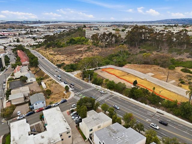 5725 Linda Vista Rd 14, San Diego, CA 92110