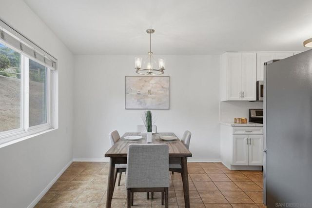 5725 Linda Vista Rd 14, San Diego, CA 92110