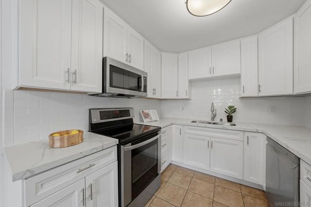 5725 Linda Vista Rd 14, San Diego, CA 92110