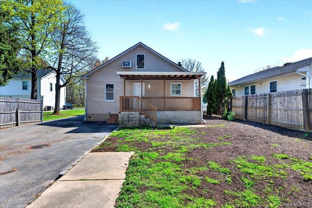 909 2nd Street N, East Northport, NY 11731
