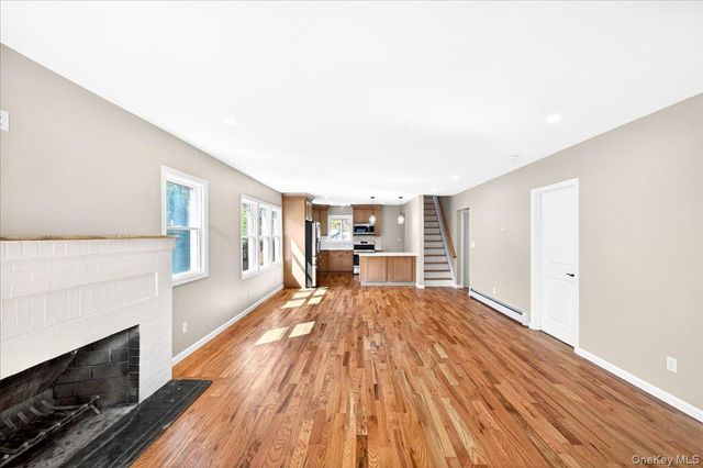 909 2nd Street N, East Northport, NY 11731