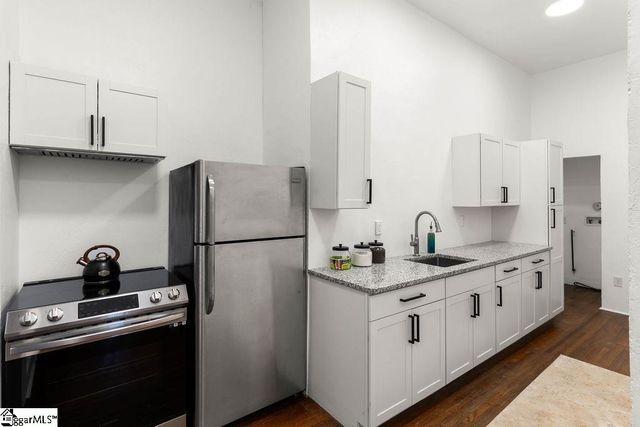 566 S Harper Extension, Laurens, SC 29360