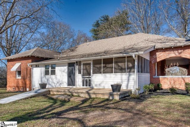 566 S Harper Extension, Laurens, SC 29360