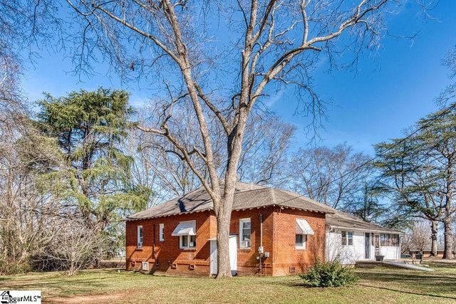 566 S Harper Extension, Laurens, SC 29360