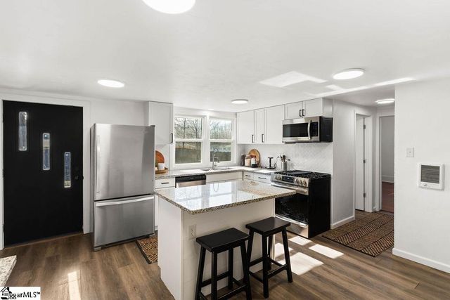 566 S Harper Extension, Laurens, SC 29360