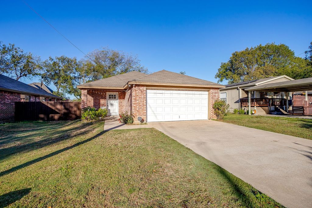 407 Grayson, Joshua, TX 76058